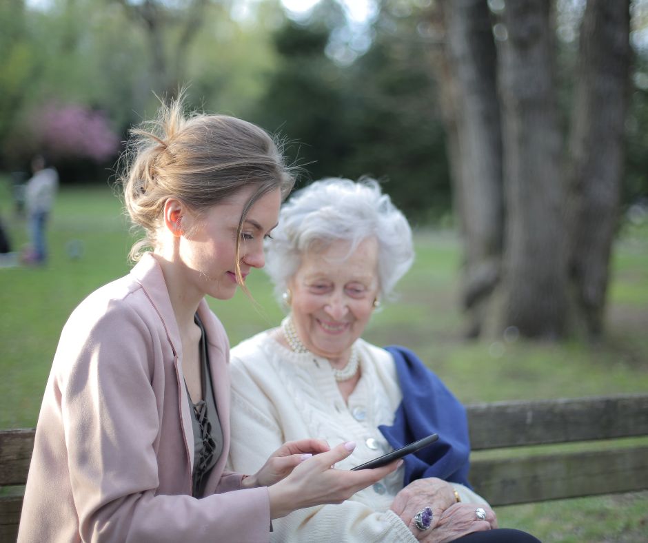 Socializzazione per gli Anziani: Linee Guida per un Benessere Sociale e Mentale Ottimale